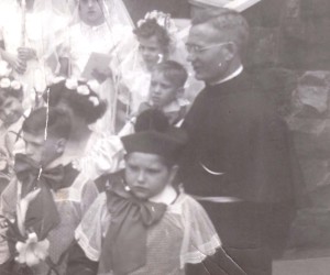 1951 Communicants with Fr. Marian Soric