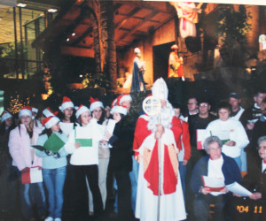 2004 St. Nicholas parishioners singing at Creche, Dwtn. Pittsburgh